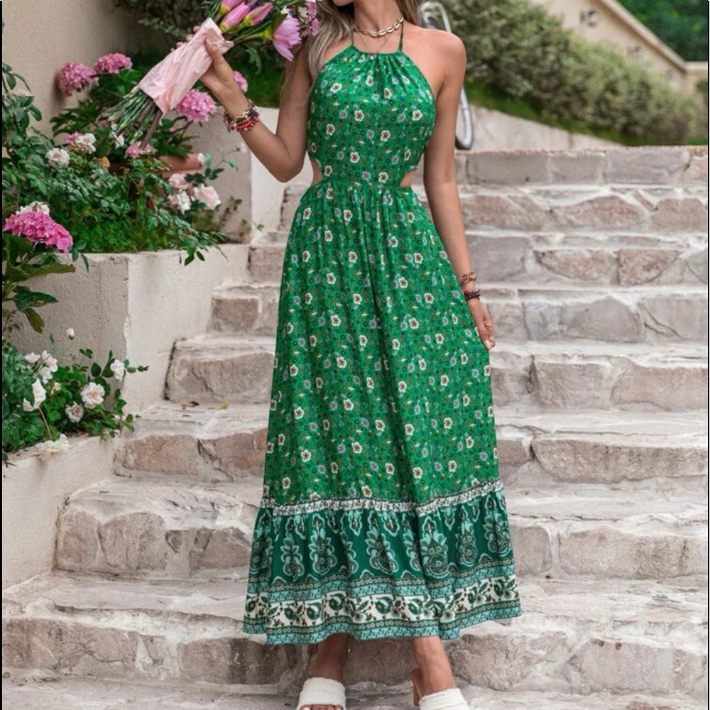 Boho Floral Paisley Print Cutout Halter Maxi Dress - Picture 13 of 13